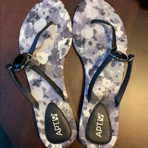 Apt. 9 Black/Silver Strap Sandals Size M (7-8) New